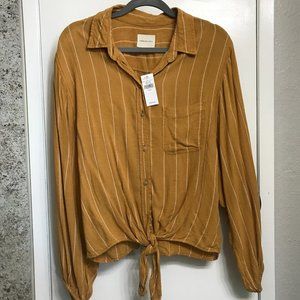 American Eagle Button up Blouse w/ Knot